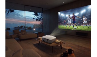 Giải Pháp Trình Chiếu World Cup 2026 Cho Quán Cafe, Nhà Hàng & Không Gian Công Cộng: Nên Đầu Tư Máy Chiếu Hay TV Cỡ Lớn?