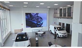 BYD nâng cao trải nghiệm tại phòng trưng bày với màn hình LED đa năng ViewSonic 241 inch có thể tùy chỉnh.