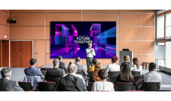 Trường Kinh doanh Nâng Tầm Trải Nghiệm Sự Kiện Nhờ Màn Hình LED Direct View ViewSonic