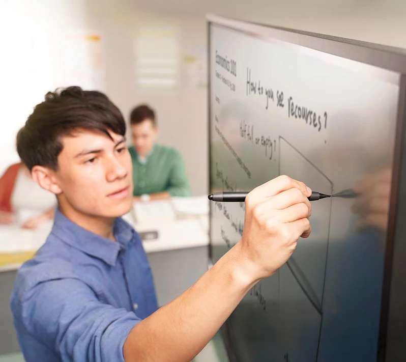 Màn Hình Tương Tác ViewSonic ViewBoard IN6521C-2C – 65 inch 4K EDLA, Camera 50MP, Mic 8 Mảng, USB-C, Android 14 Google Certified